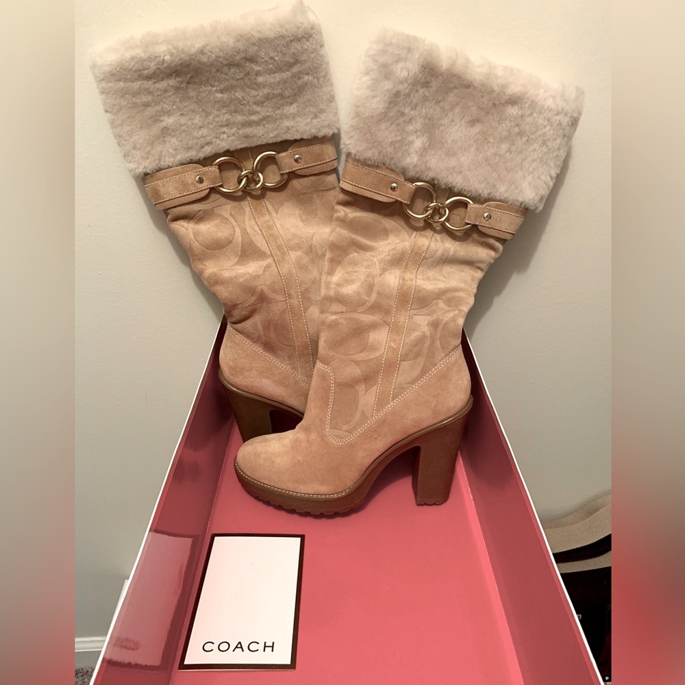Coach Shoes Luci Camel Suede Gold Chain Chunk Heel Tall Boots White Fur Sz 7